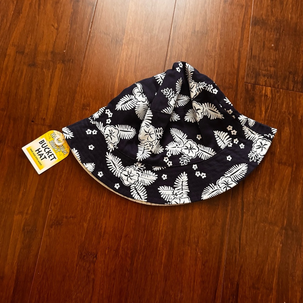 NWT Hawaiian Print Reversible 100% Cotton Bucket Hat Navy White Floral Beach
